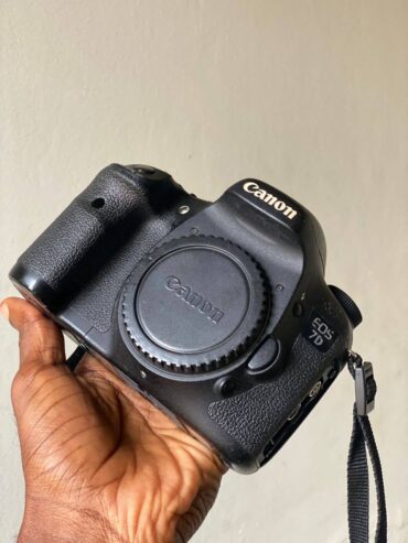 Canon EOS 7D Camera Body – Rugged Chassis for Durability