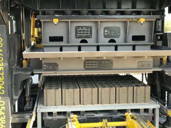 PRS-1200 Fully Automatic Concrete Block Machine
